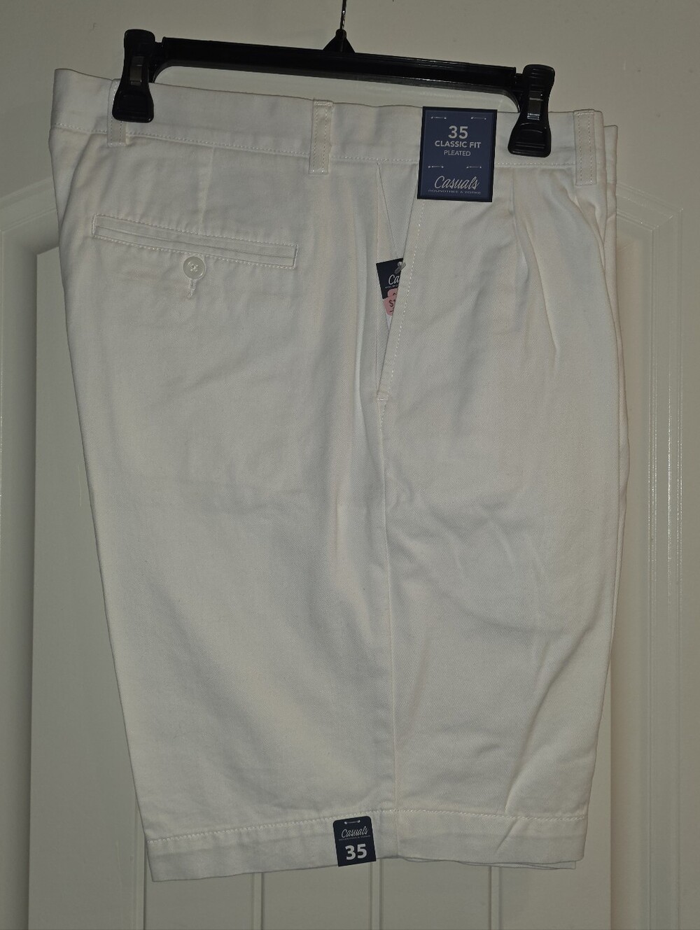 Men's Classic Fit White Shorts - Size 35 NWT
